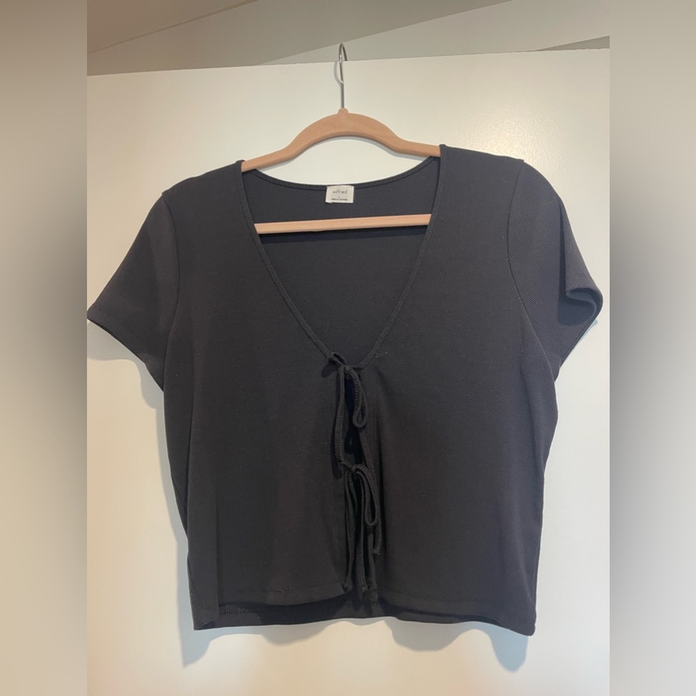 Aritzia black top